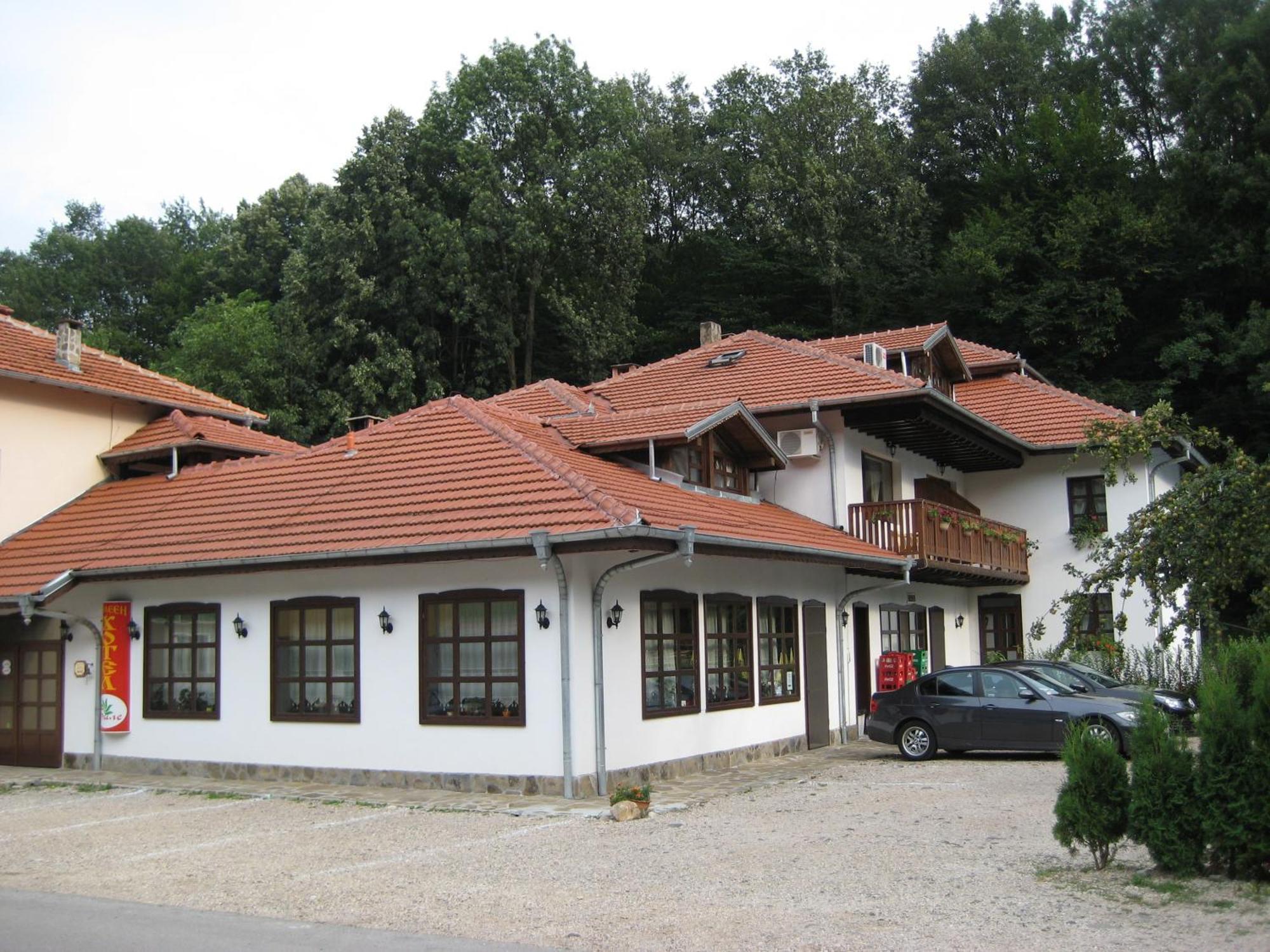 Family Hotel Bile Beli Osŭm Eksteriør bilde